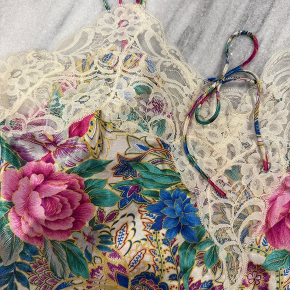 Vintage Y2K Victoria’s Secret Floral Lace Trim‎ Camisole Top Gold Label Romantic - Picture 2 of 9